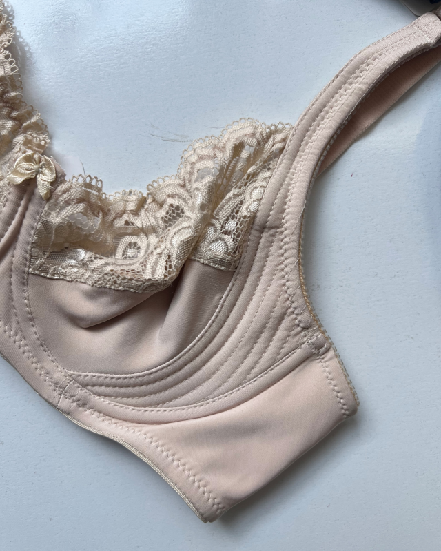 سوتین فنردار ema